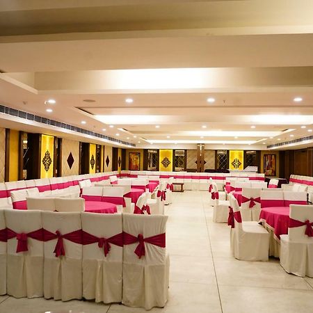 Hotel Park Grand Chandīgarh Zewnętrze zdjęcie
