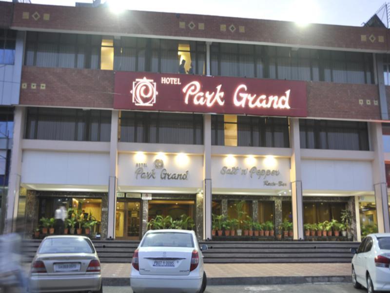 Hotel Park Grand Chandīgarh Zewnętrze zdjęcie