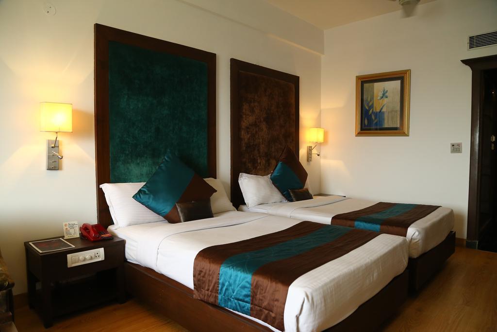 Hotel Park Grand Chandīgarh Zewnętrze zdjęcie
