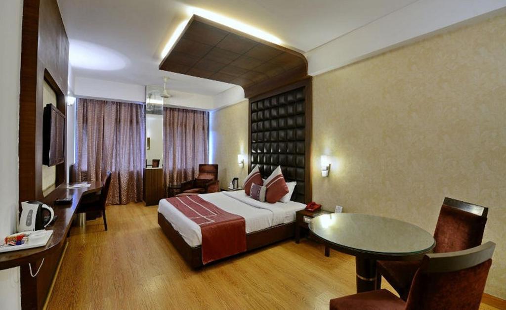 Hotel Park Grand Chandīgarh Zewnętrze zdjęcie