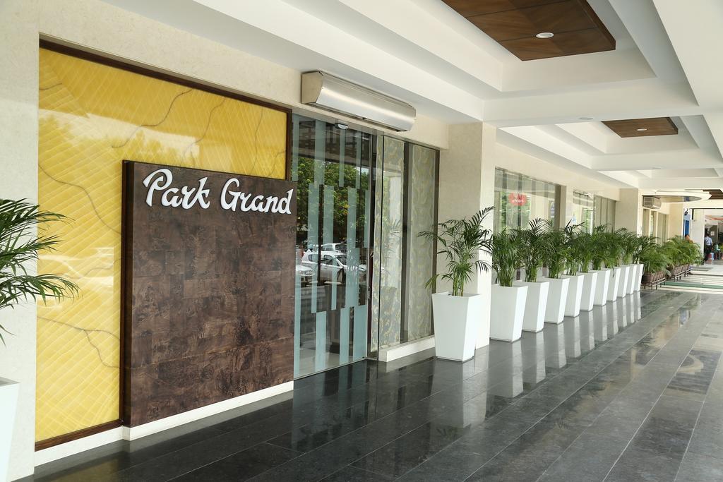 Hotel Park Grand Chandīgarh Zewnętrze zdjęcie