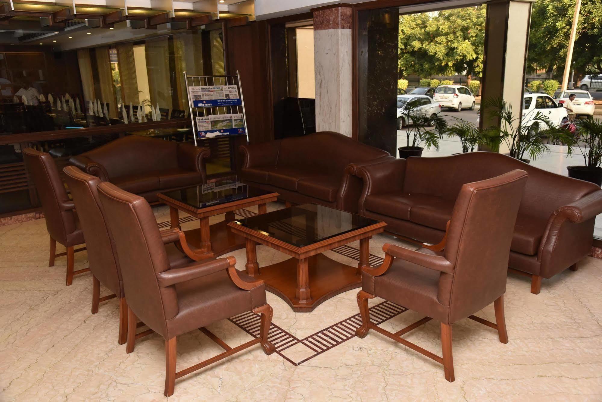 Hotel Park Grand Chandīgarh Zewnętrze zdjęcie