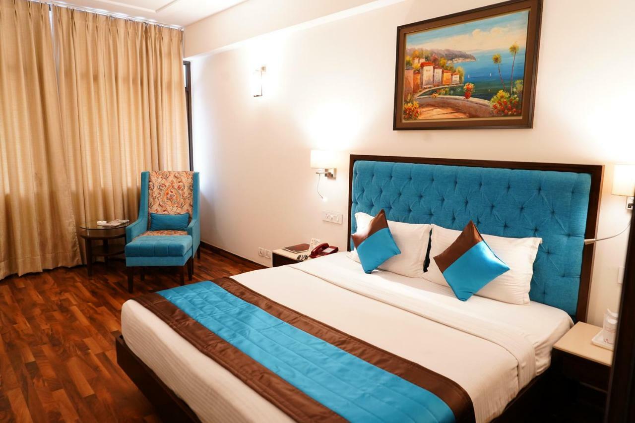 Hotel Park Grand Chandīgarh Zewnętrze zdjęcie