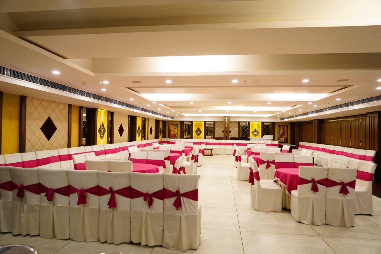 Hotel Park Grand Chandīgarh Zewnętrze zdjęcie